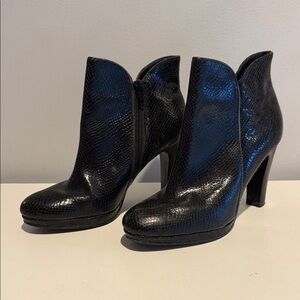 Chic Black Heeled Boots for Women